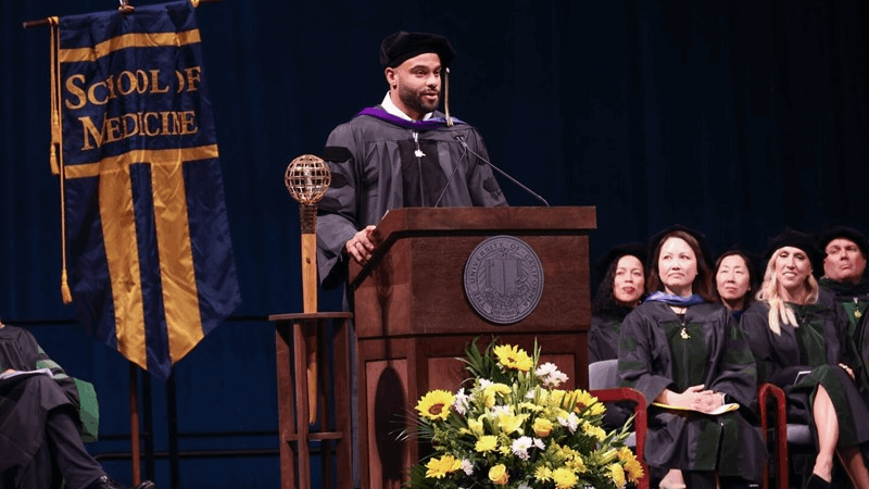 Solomon Thomas speaking at Commencement 